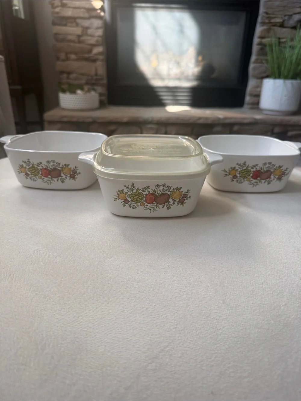 Vintage Corning ware spice of life pattern, 2 to3/4 c cup casserole dishes